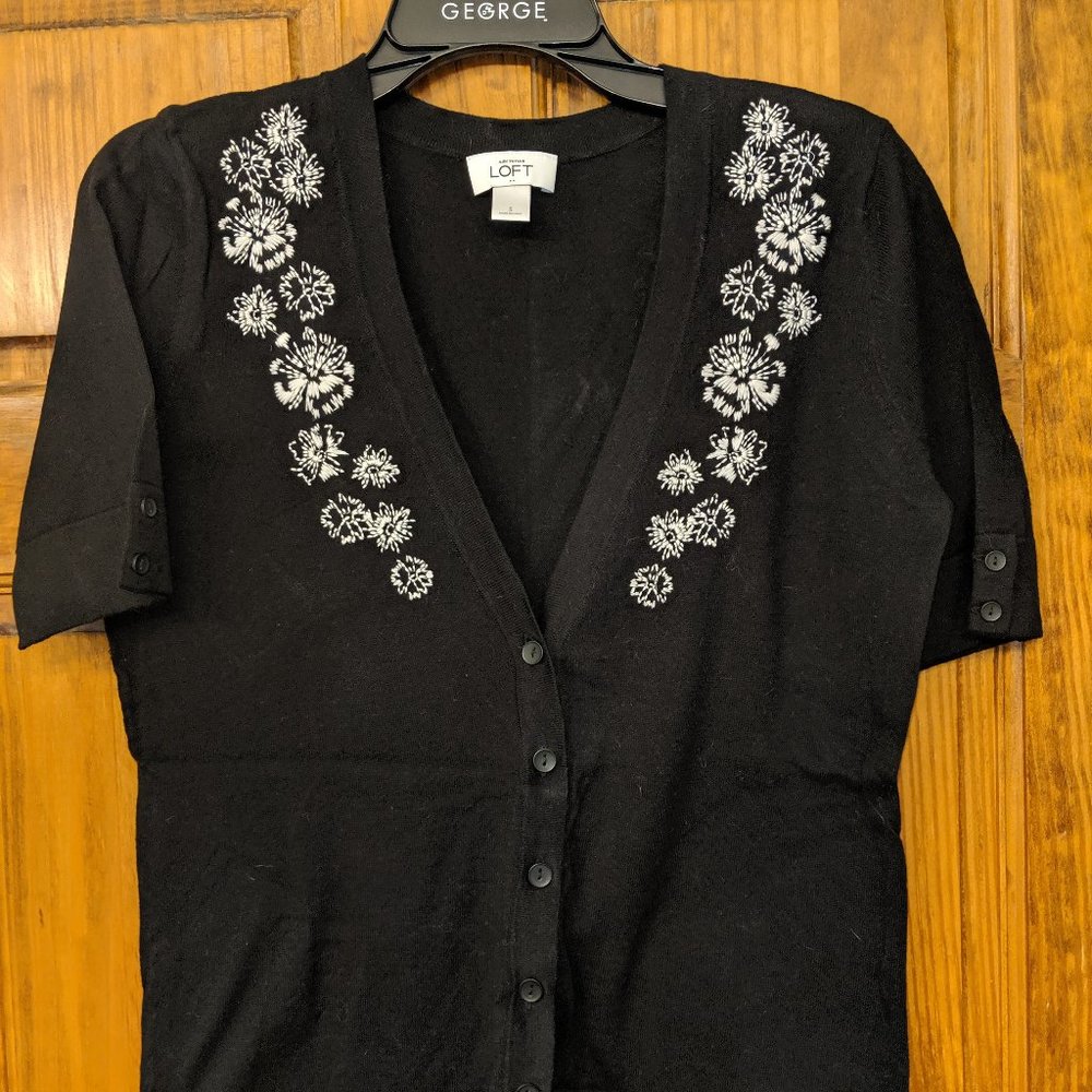 Black with White Stitched Flowers Cardigan